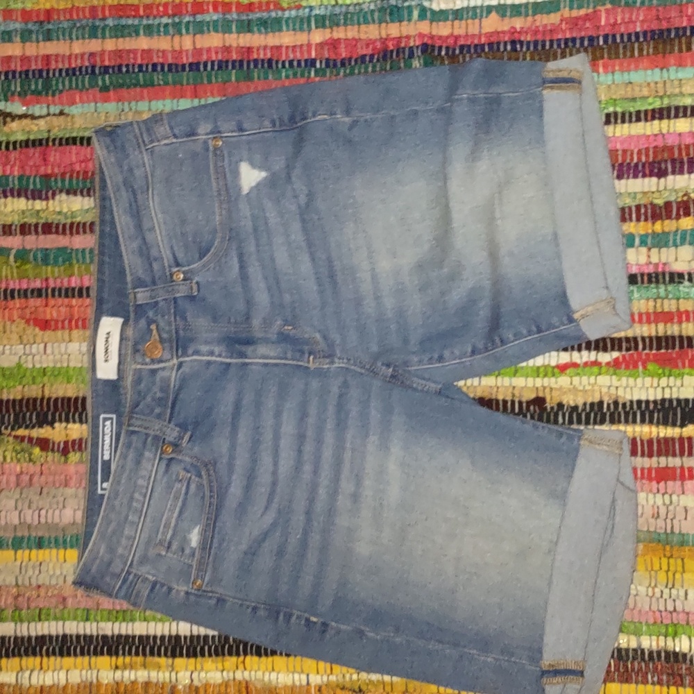 Women's shorts size 8